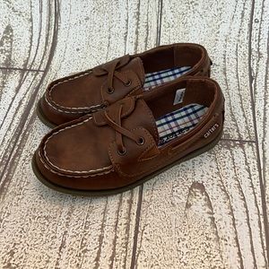 VGUC boys carters boat shoes loafers size 1